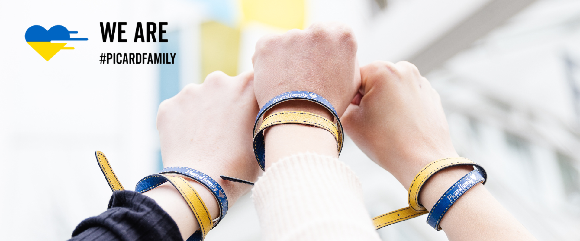 Armbänder als Zeichen der Solidarität